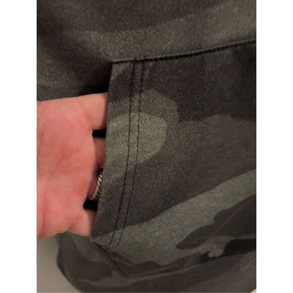NBA Camo Sleeveless Hoodie. Size Small - Picture 8 of 10